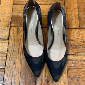 Jessica Simpson Camouflage heals